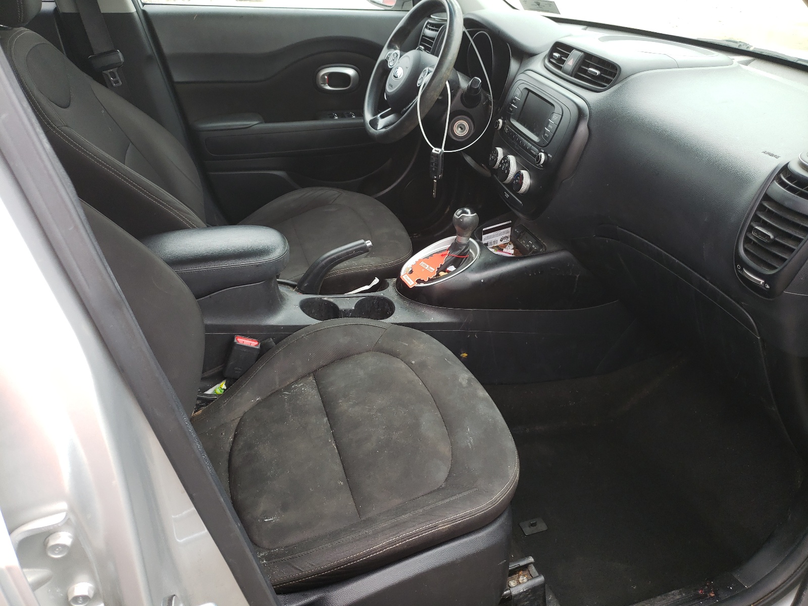 Photo 5 from auction – 2017 KIA SOUL with VIN KNDJN2A27H7456761
