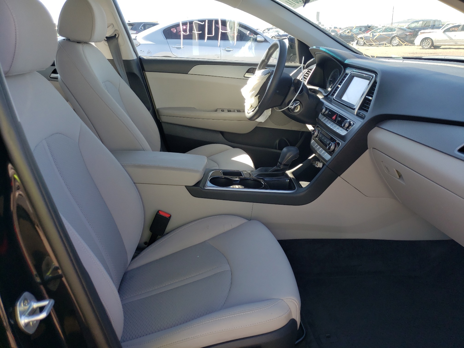 Photo 5 from auction – 2019 HYUNDAI SONATA SE with VIN 5NPE24AF8KH816924