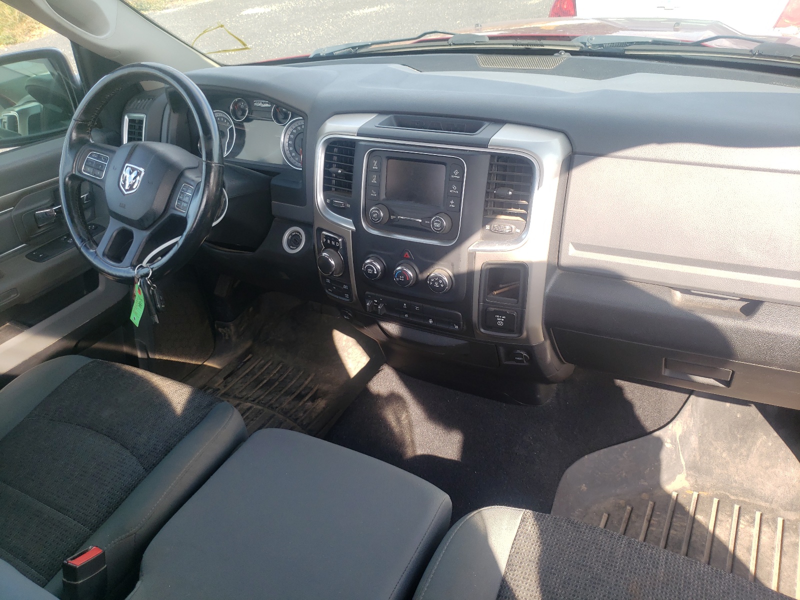 Photo 9 from auction – 2014 RAM 1500 SLT with VIN 3C6JR7BT9EG298469