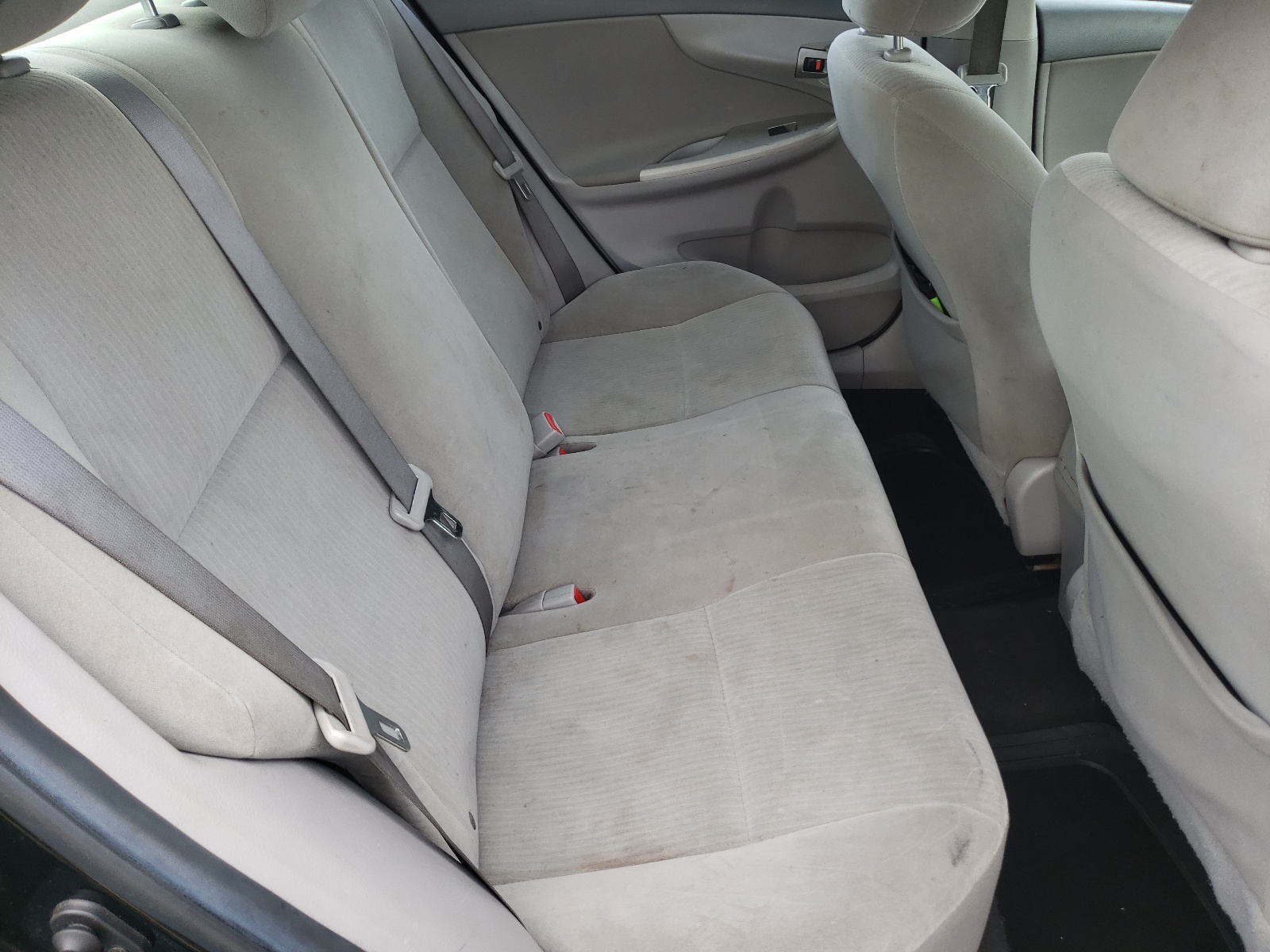 Photo 6 from auction – 2010 TOYOTA COROLLA XL with VIN 2T1BU4EE1AC517260