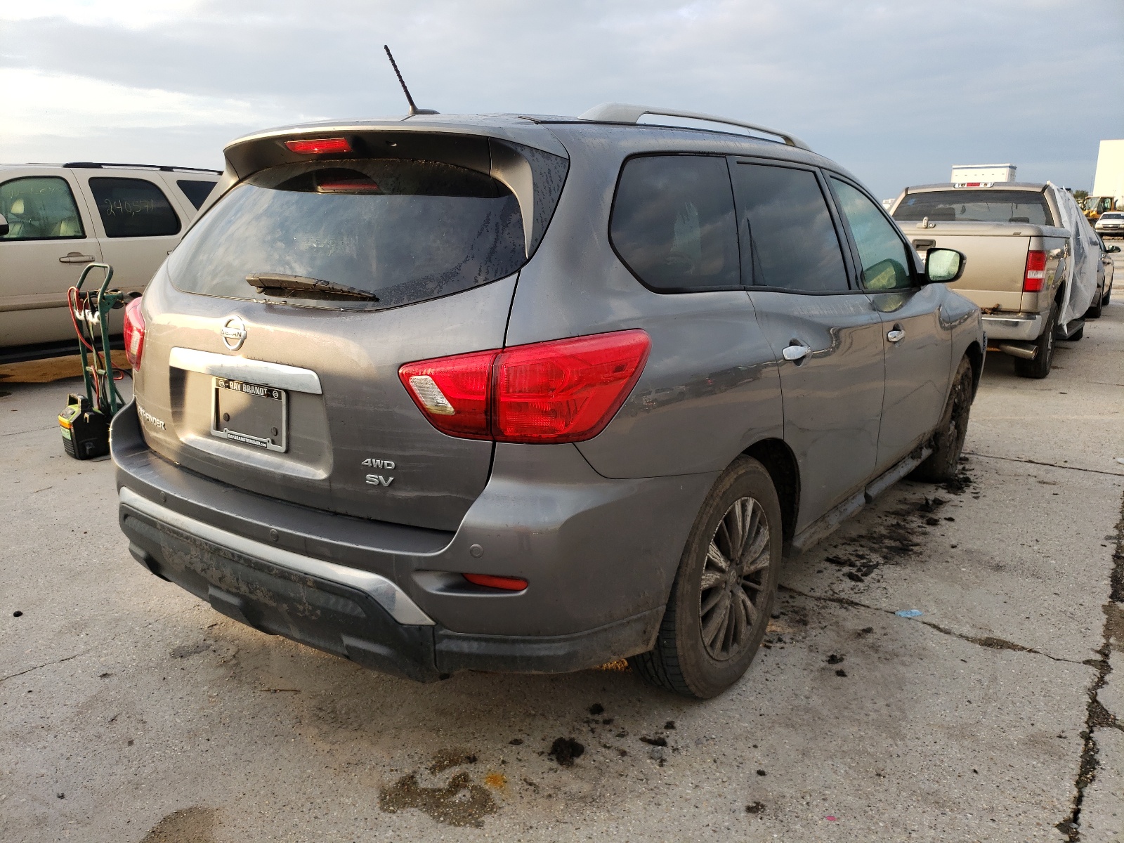 Photo 4 from auction – 2017 NISSAN PATHFINDER with VIN 5N1DR2MM1HC685101
