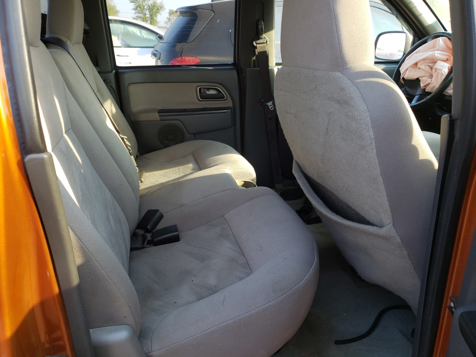 Photo 6 from auction – 2004 CHEVROLET COLORADO with VIN 1GCDT136548146674
