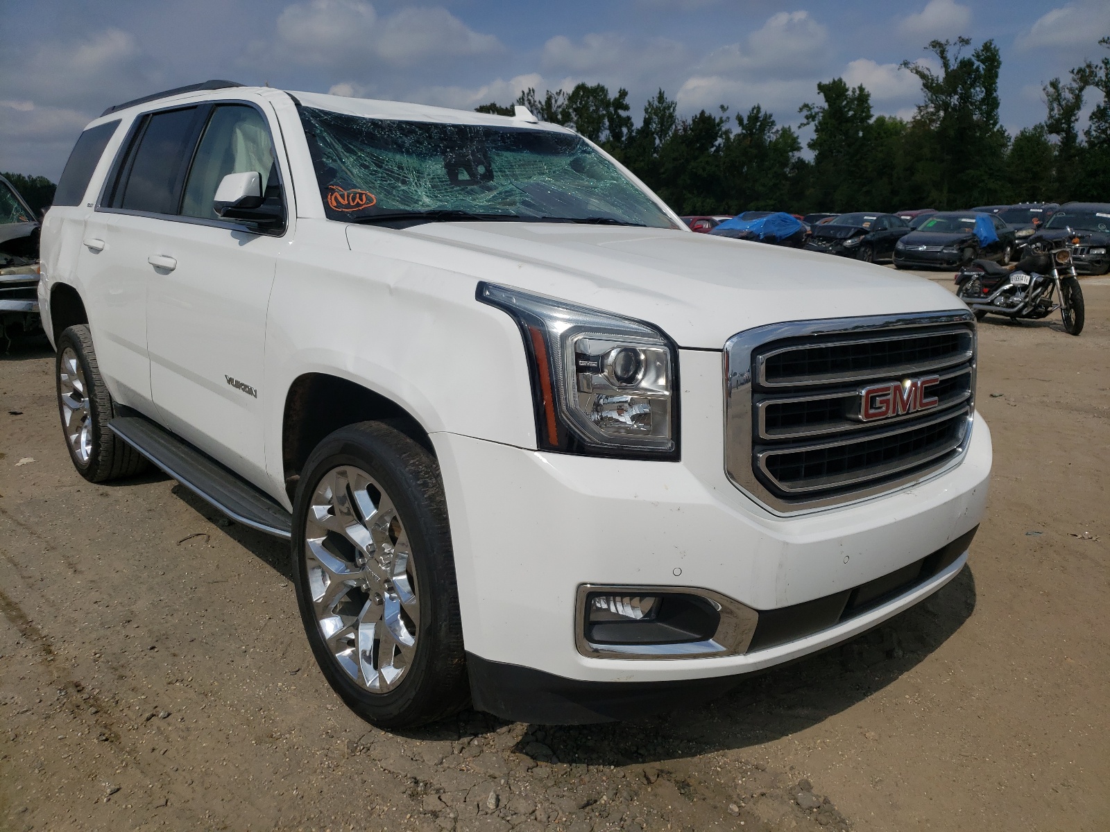 GMC YUKON SLT 2017 with VIN 1GKS2BKC6HR384352 - Photo from auction