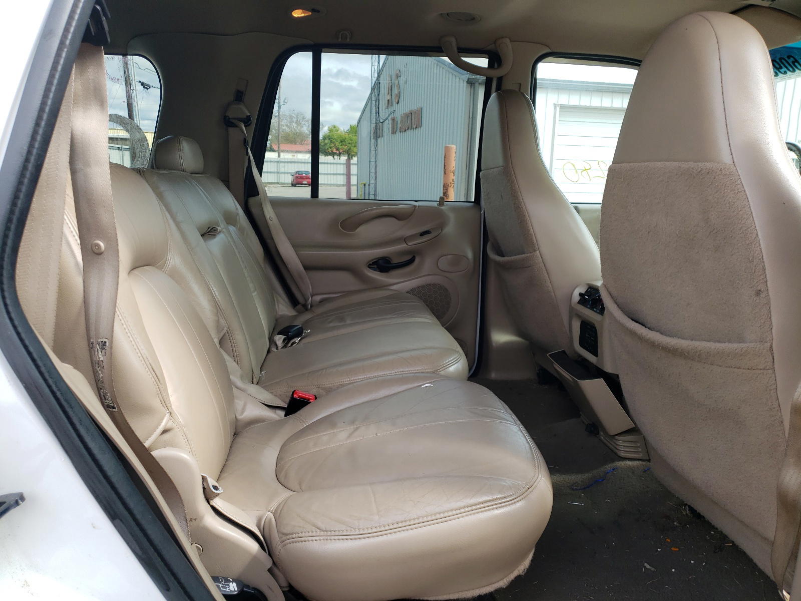 Photo 6 from auction – 2000 FORD EXPEDITION with VIN 1FMPU18L0YLA20875