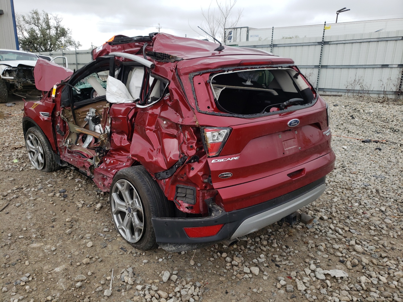 Photo 3 from auction – 2017 FORD ESCAPE TIT with VIN 1FMCU9J98HUA33377