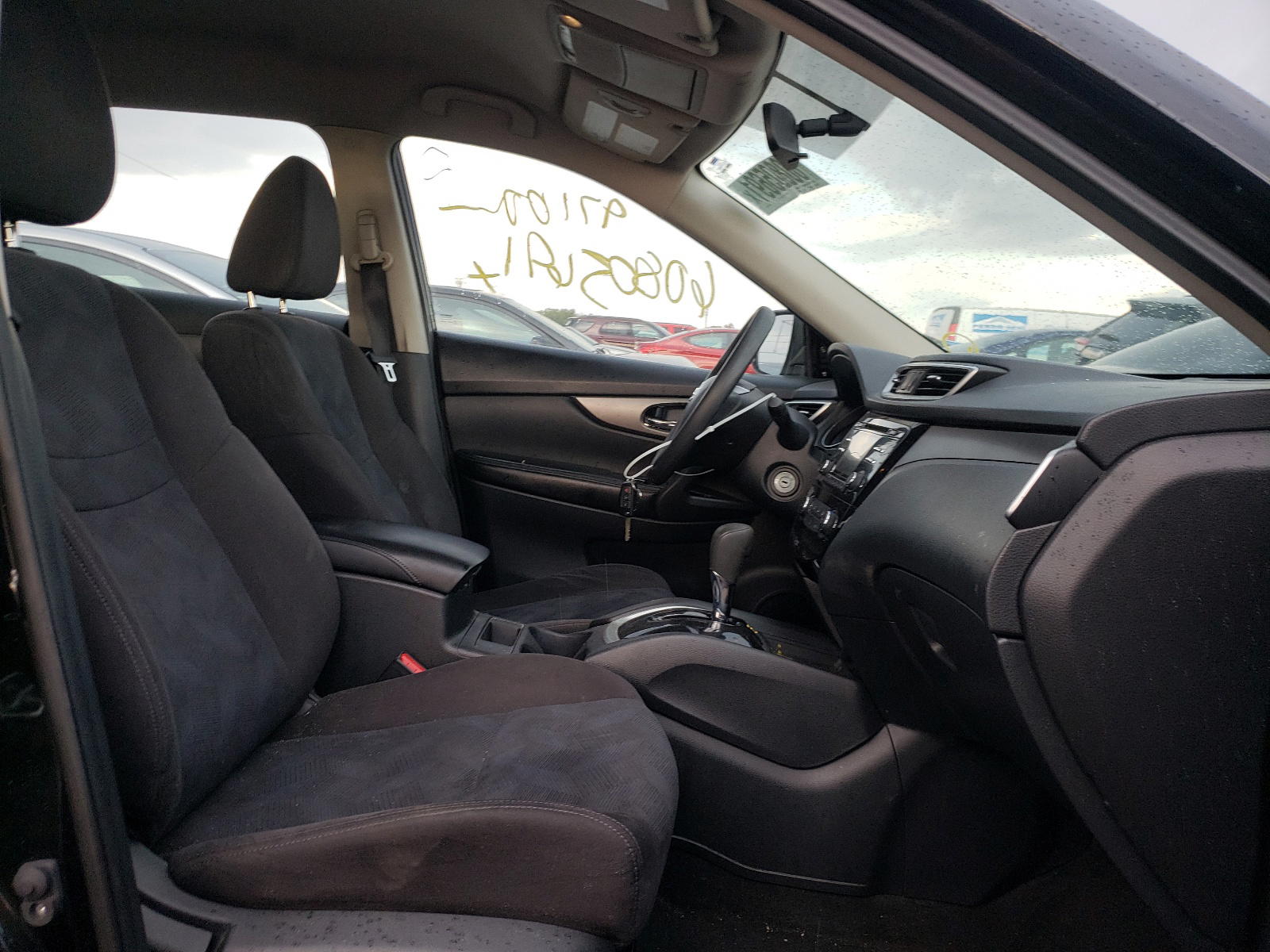 Photo 5 from auction – 2015 NISSAN ROGUE S with VIN KNMAT2MT0FP582337