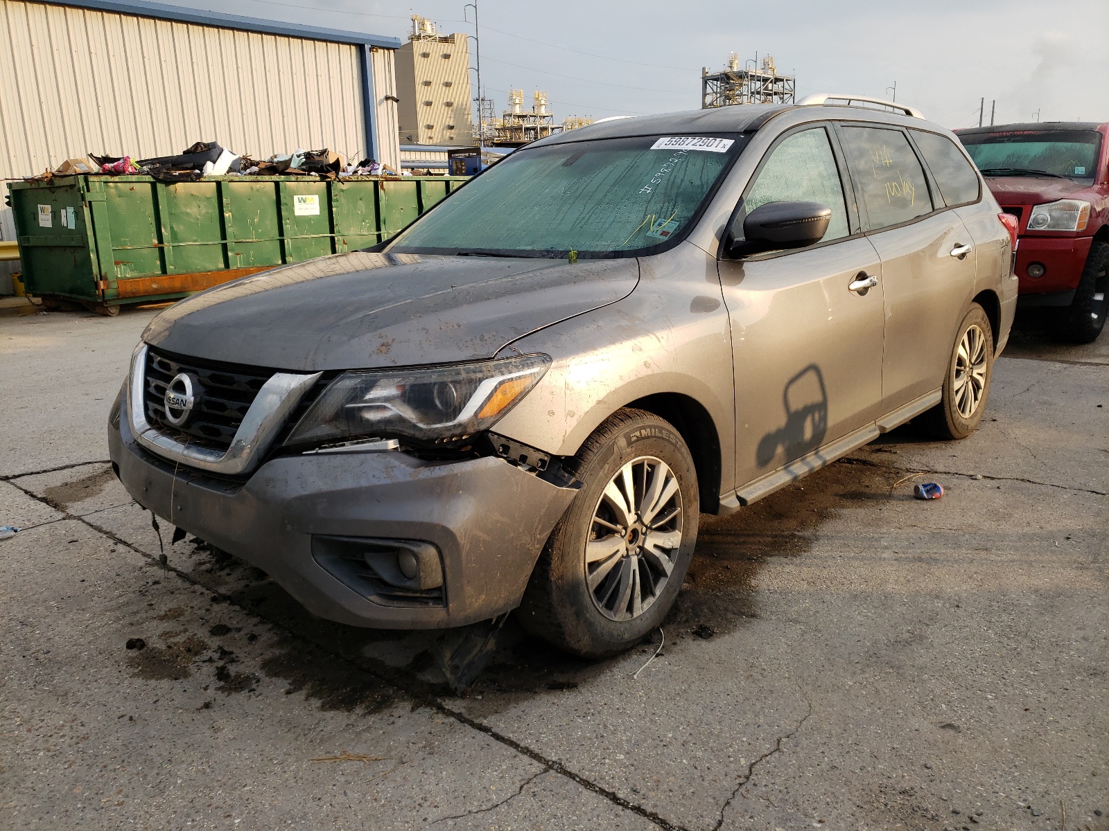 Photo 2 from auction – 2017 NISSAN PATHFINDER with VIN 5N1DR2MM1HC685101