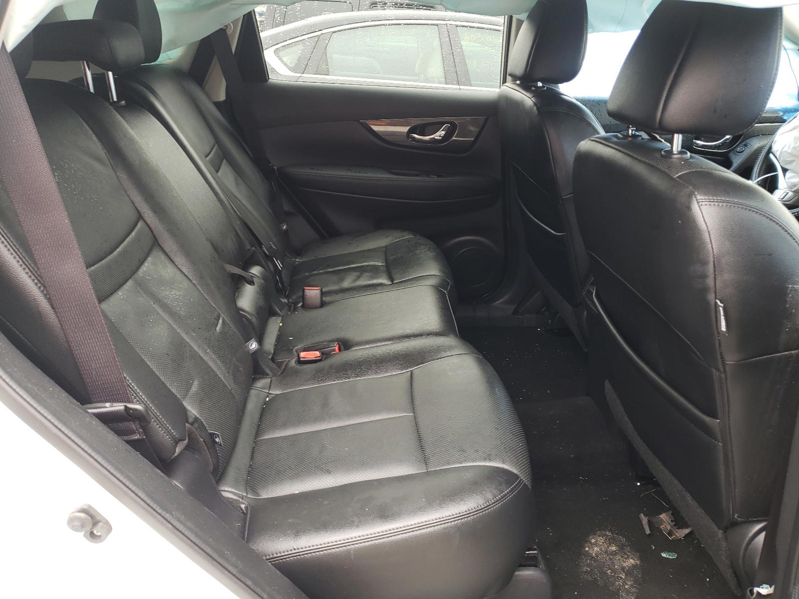 Photo 6 from auction – 2016 NISSAN ROGUE S with VIN KNMAT2MV8GP711945