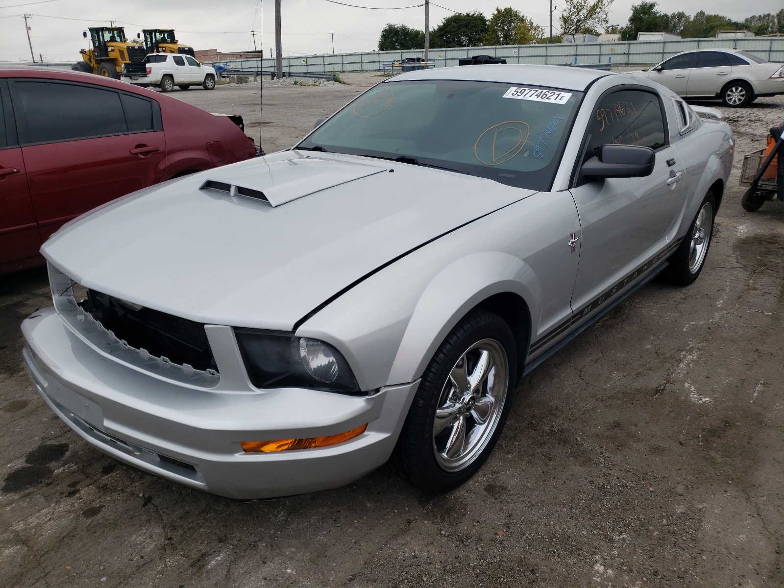 Photo 2 from auction – 2005 FORD MUSTANG with VIN 1ZVFT80N855126187