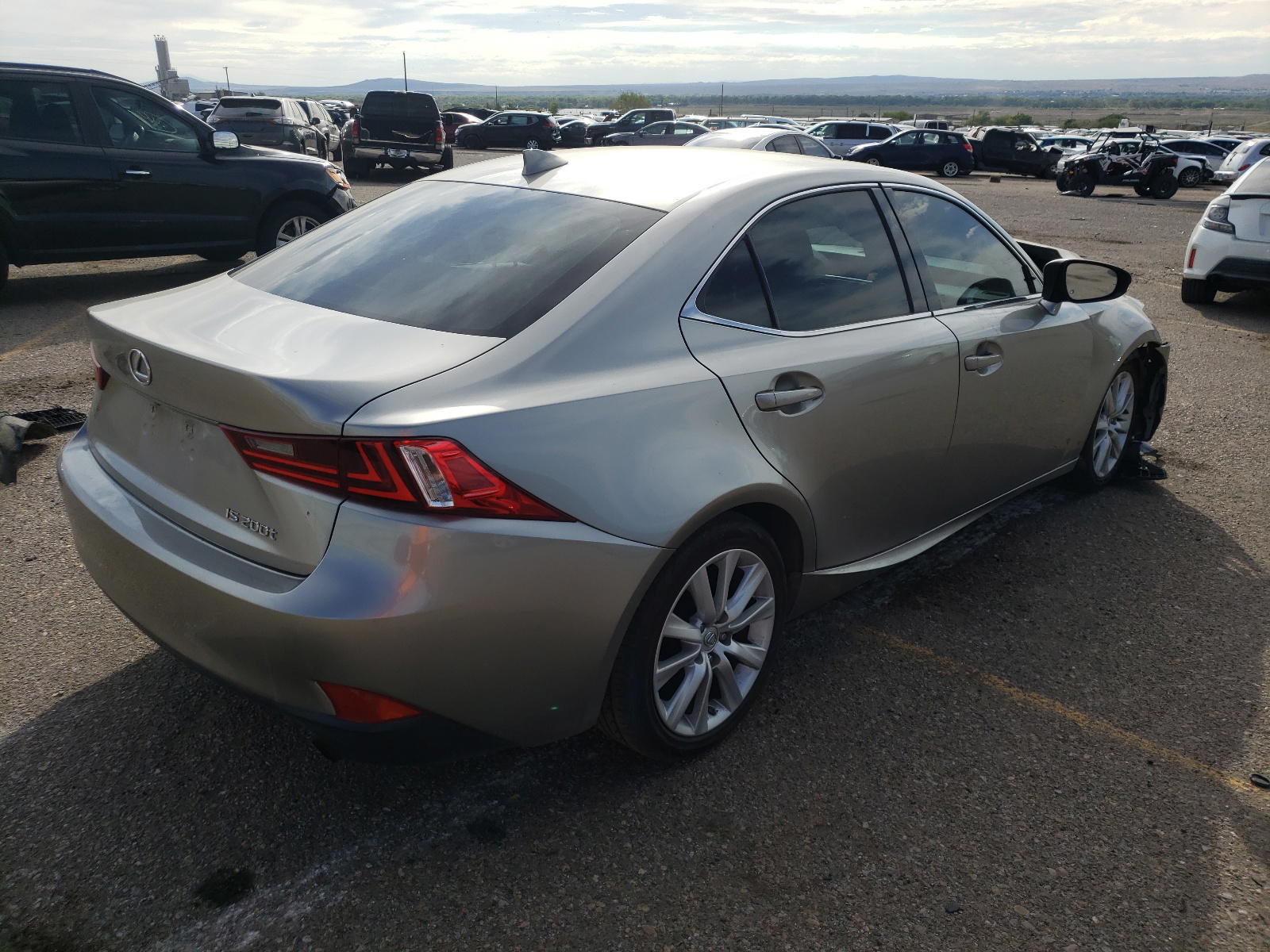 Photo 4 from auction – 2016 LEXUS IS 200T with VIN JTHBA1D22G5036128
