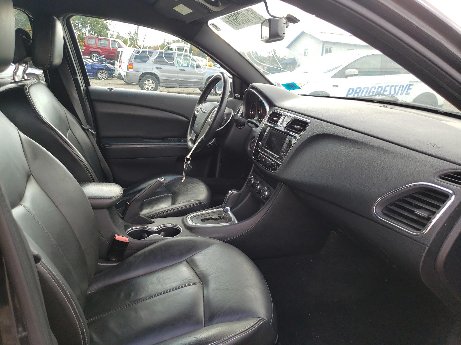 Photo 5 from auction – 2011 CHRYSLER 200 LIMITE with VIN 1C3BC2FG6BN520536