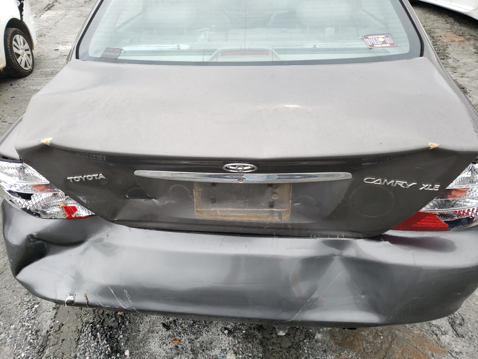 Photo 9 from auction – 2003 TOYOTA CAMRY LE with VIN 4T1BE32KX3U686681