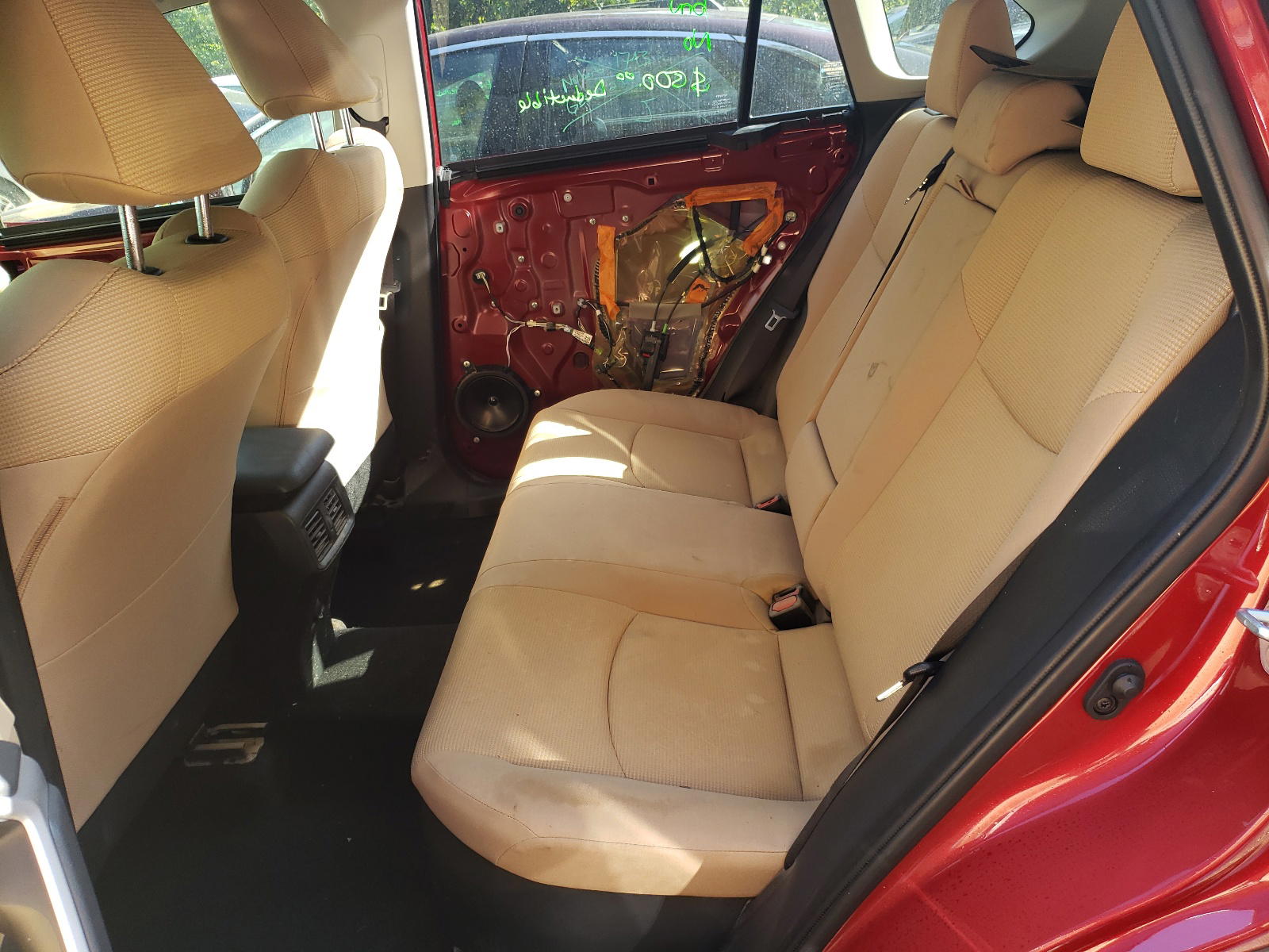 Photo 6 from auction – 2021 TOYOTA RAV4 LE with VIN JTML6RFV1MD013213