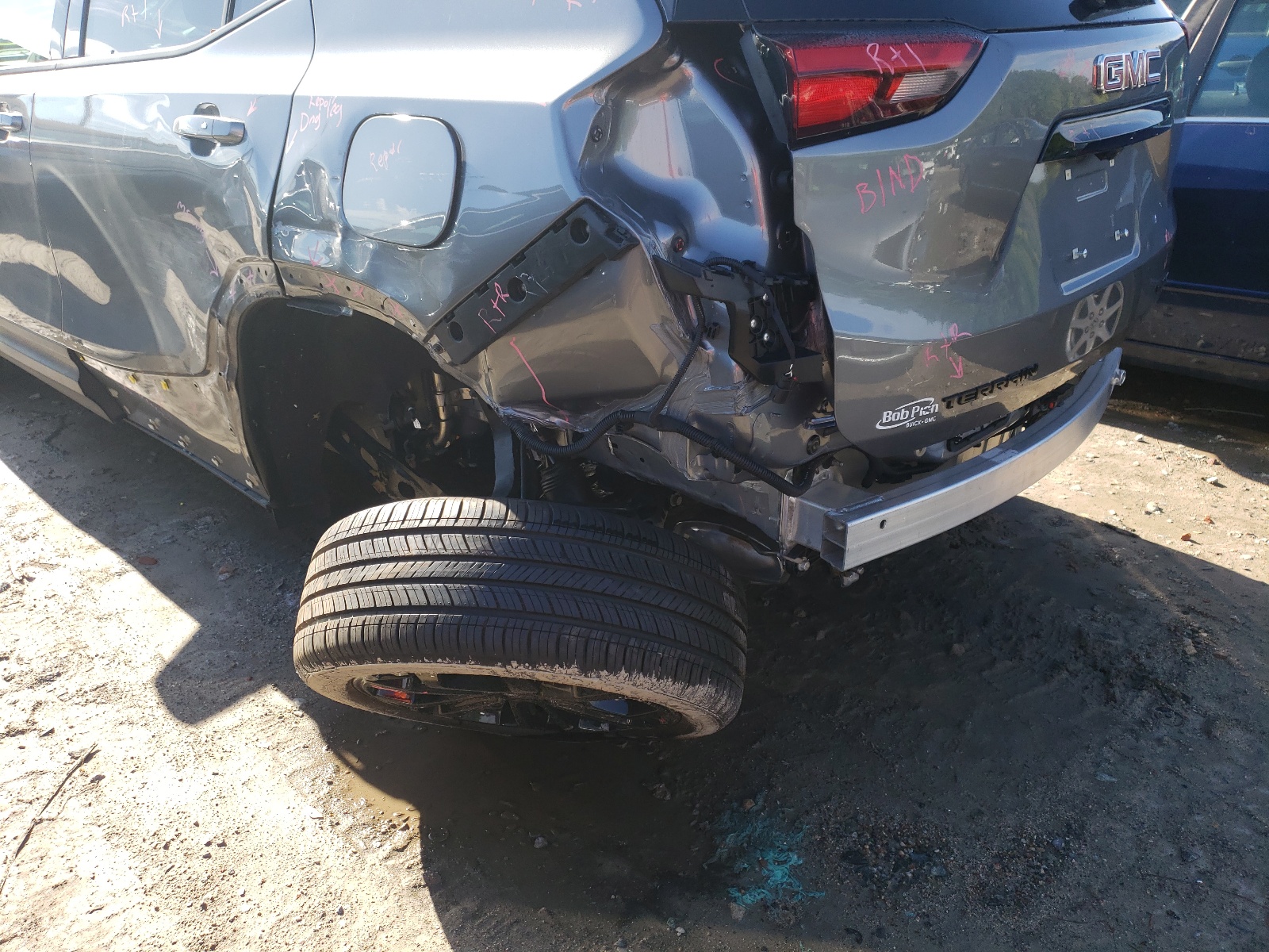 Photo 9 from auction – 2021 GMC TERRAIN SL with VIN 3GKALVEV4ML388389