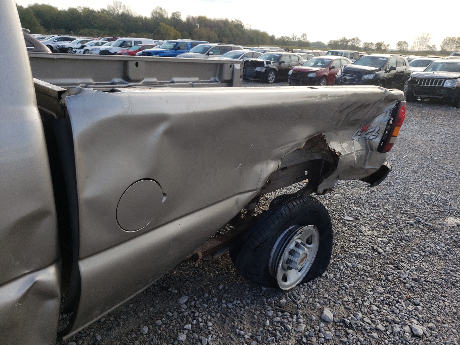 Photo 9 from auction – 2001 CHEVROLET SILVERADO with VIN 1GCHK24U31Z256460