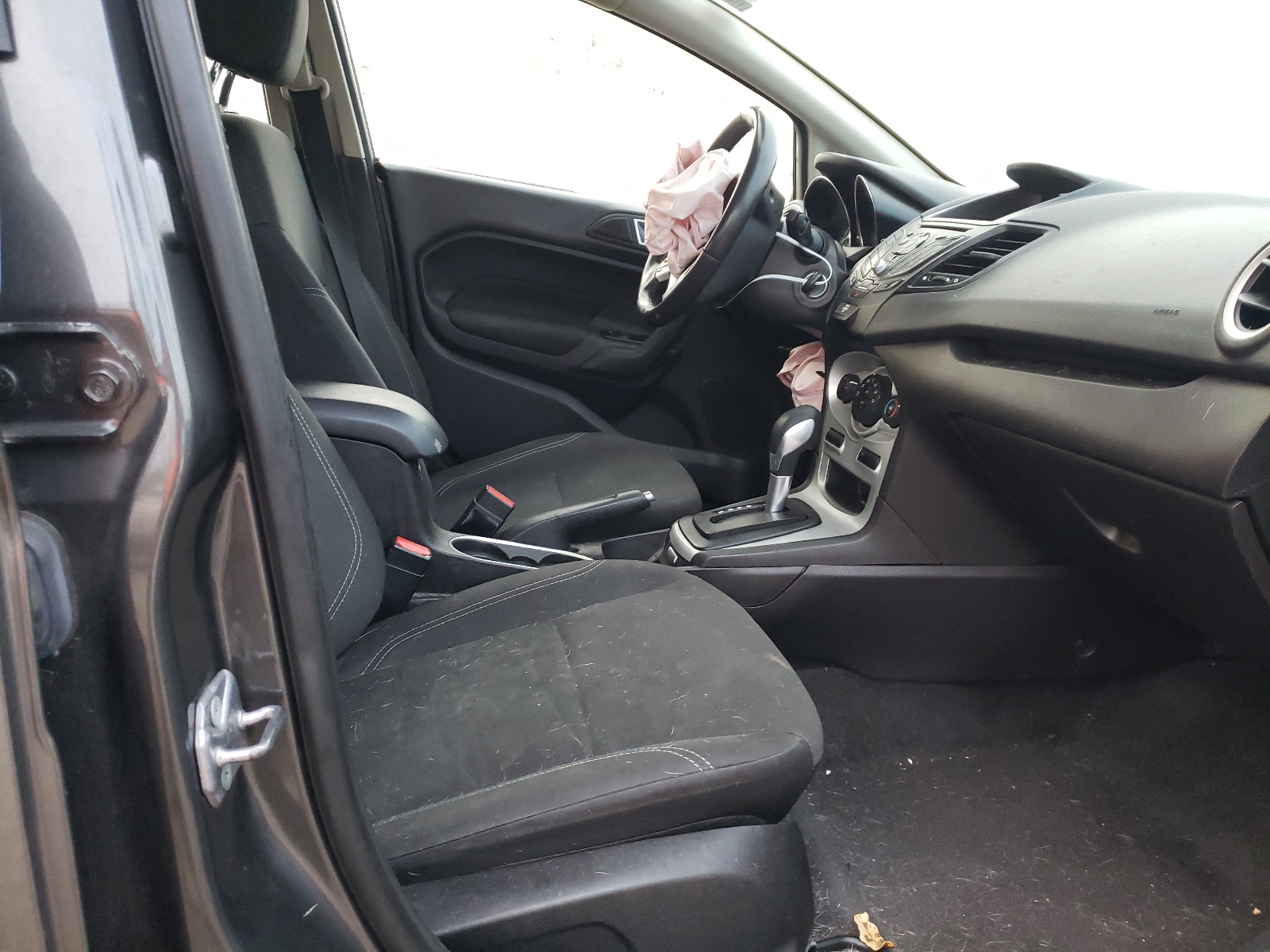 Zdjęcie 5 z aukcji – 2016 FORD FIESTA SE z VIN 3FADP4EJ9GM164544