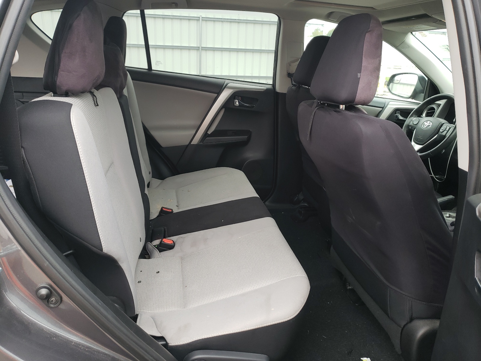 Photo 6 from auction – 2016 TOYOTA RAV4 XLE with VIN 2T3RFREV4GW509335