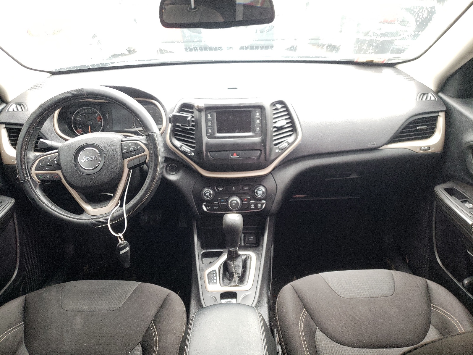 Photo 9 from auction – 2017 JEEP CHEROKEE L with VIN 1C4PJLCB5HW522688