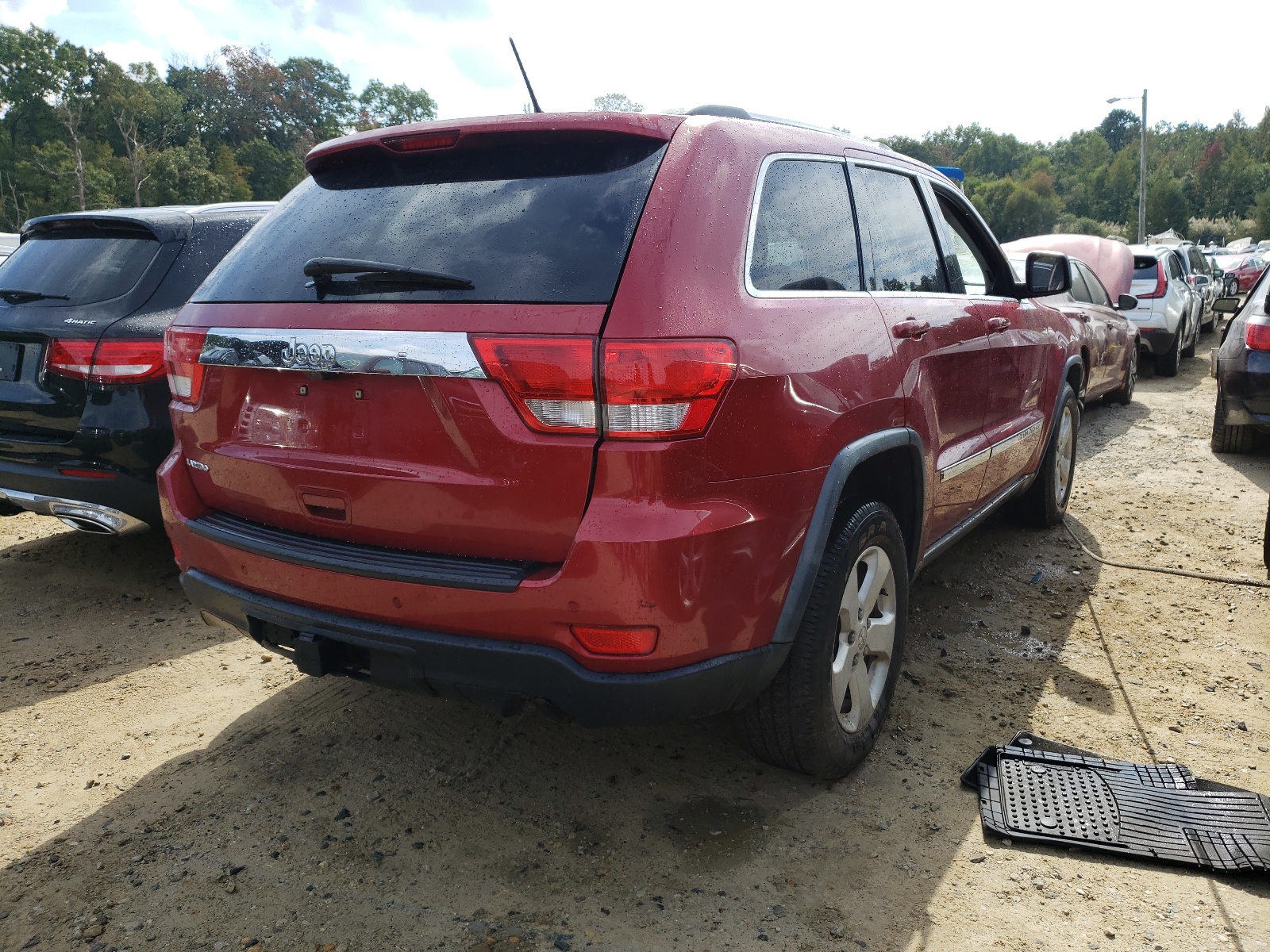 Photo 4 from auction – 2011 JEEP GRAND CHER with VIN 1J4RS4GG6BC545272