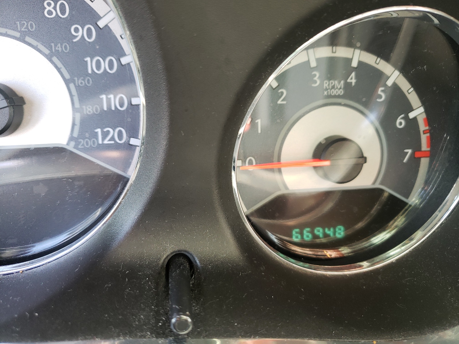 Zdjęcie 8 z aukcji – 2014 CHRYSLER 200 LX z VIN 1C3CCBAG1EN152489