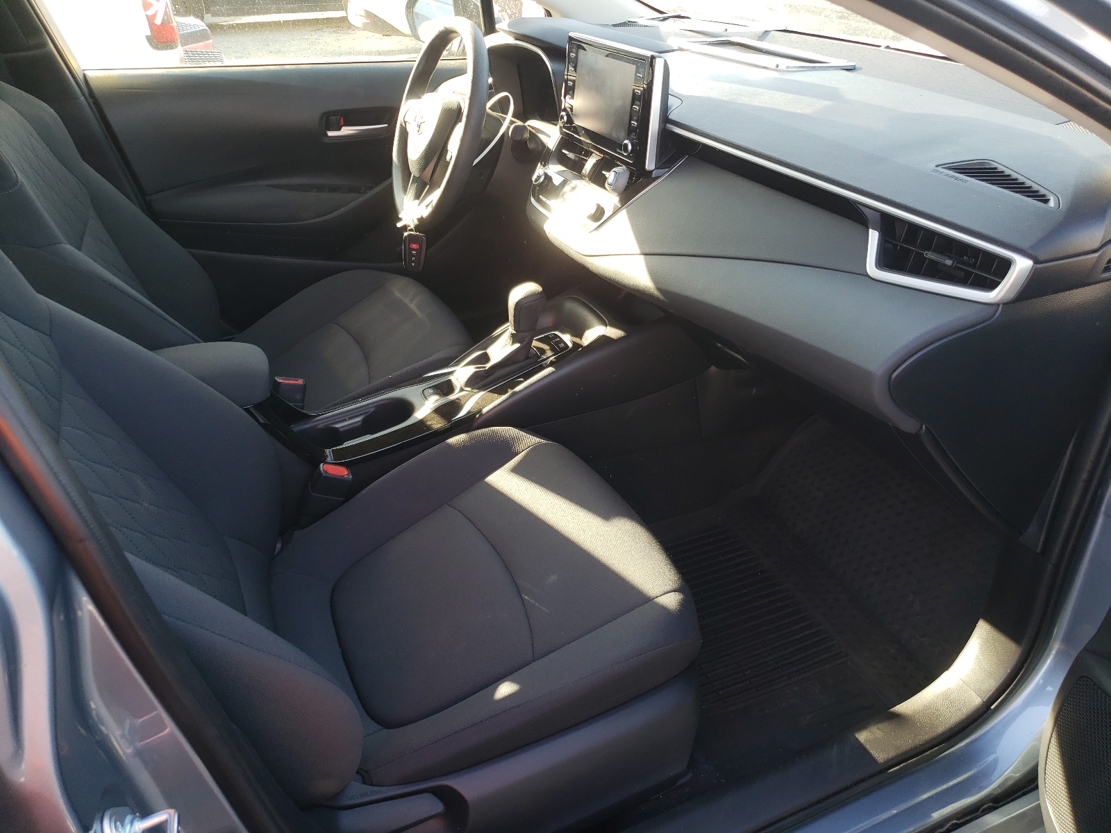 Photo 5 from auction – 2021 TOYOTA COROLLA LE with VIN JTDEAMDE8MJ030203