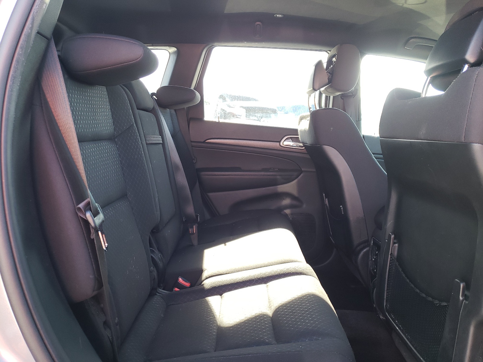 Photo 6 from auction – 2018 JEEP GRAND CHER with VIN 1C4RJFAG0JC203604