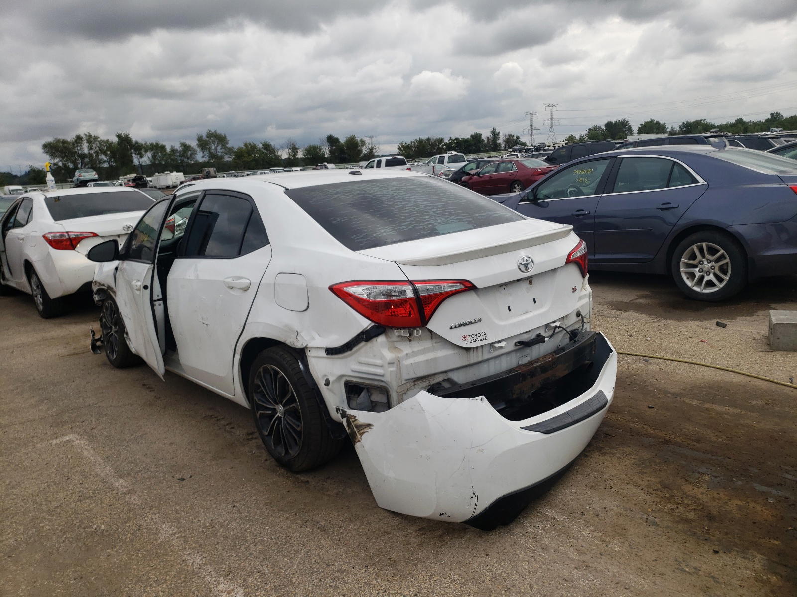 Photo 3 from auction – 2014 TOYOTA COROLLA L with VIN 2T1BURHE1EC099863