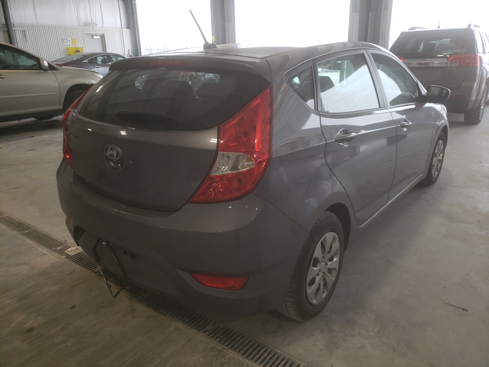Photo 4 from auction – 2016 HYUNDAI ACCENT SE with VIN KMHCT5AE0GU247108