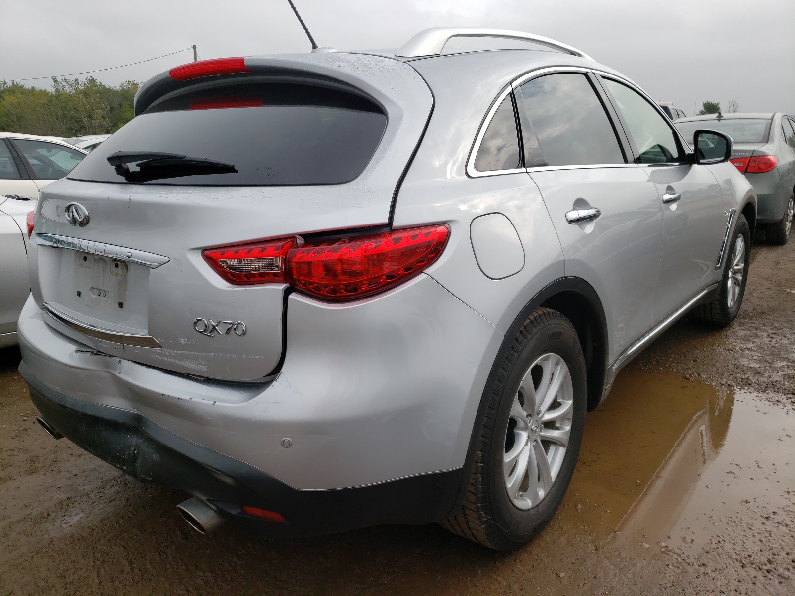 Photo 4 from auction – 2017 INFINITI QX70 with VIN JN8CS1MW6HM410872