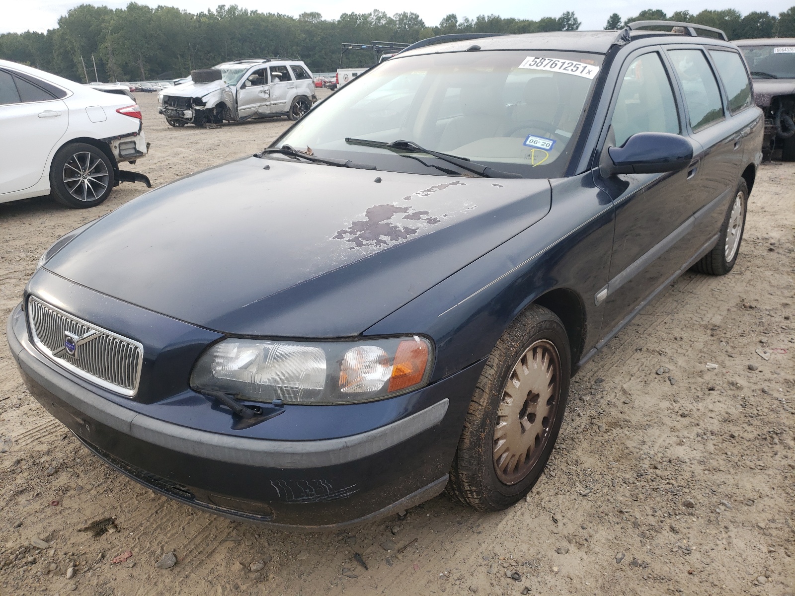 Photo 2 from auction – 2001 VOLVO V70 2.4T with VIN YV1SW58DX11025182