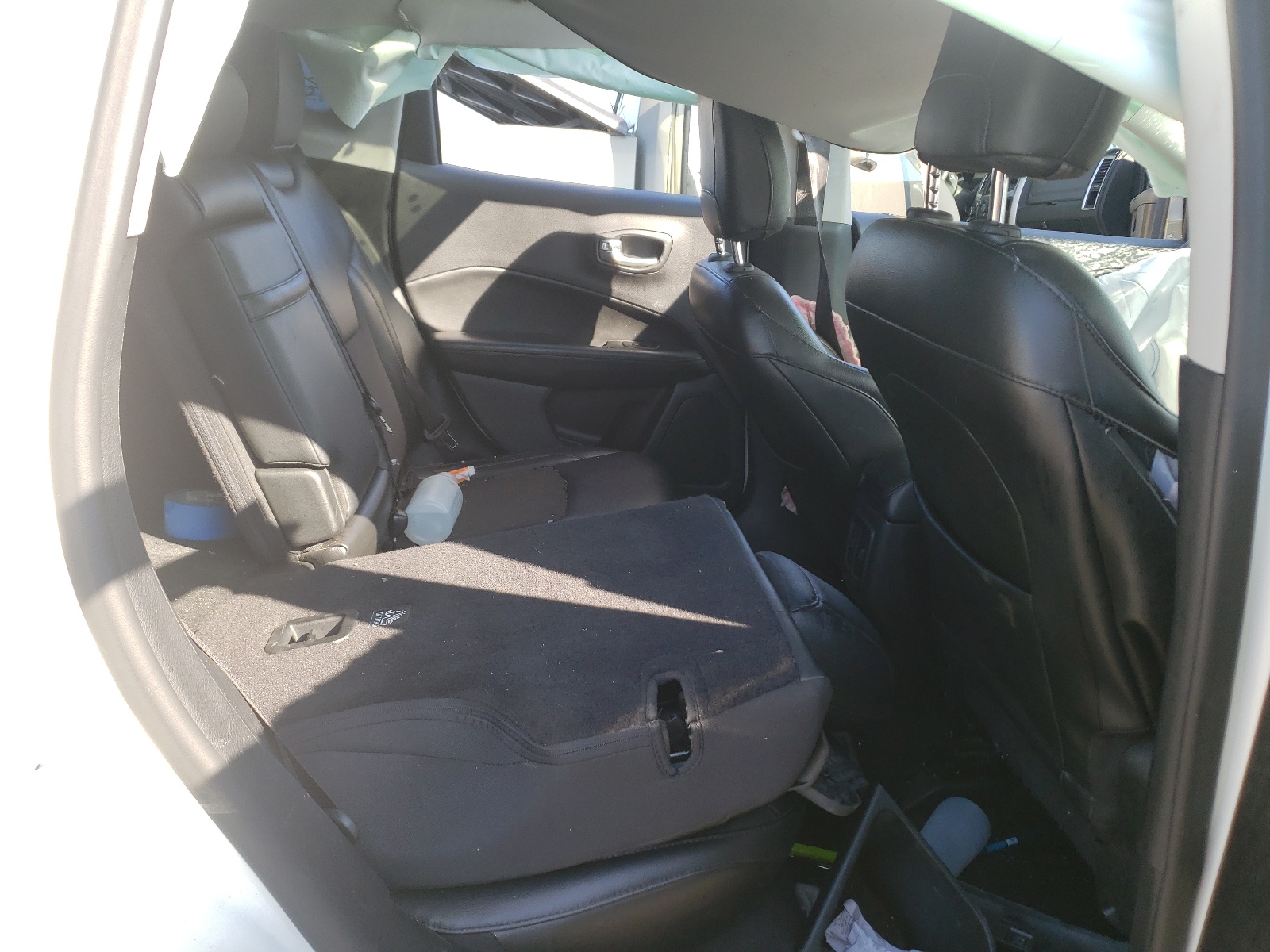 Фото 6 с аукциона – 2018 JEEP COMPASS LA с VIN 3C4NJDBB5JT313980