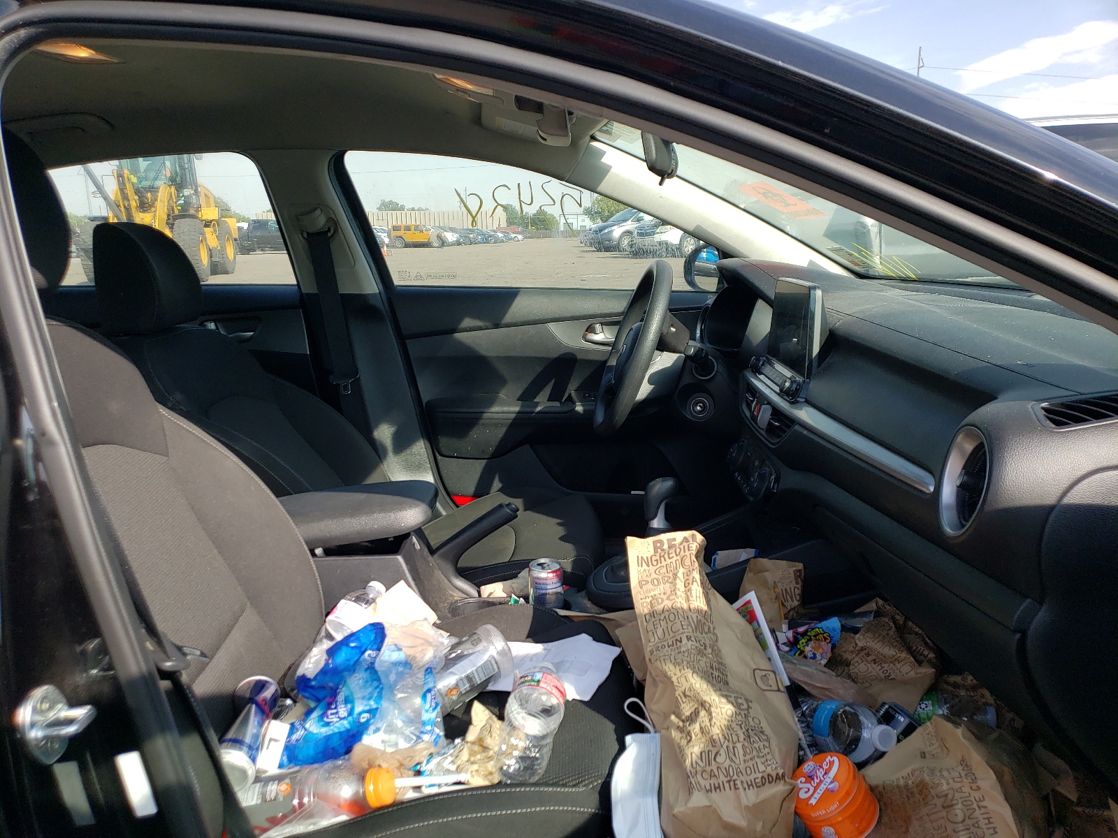 Photo 5 from auction – 2019 KIA FORTE FE with VIN 3KPF24AD9KE036129