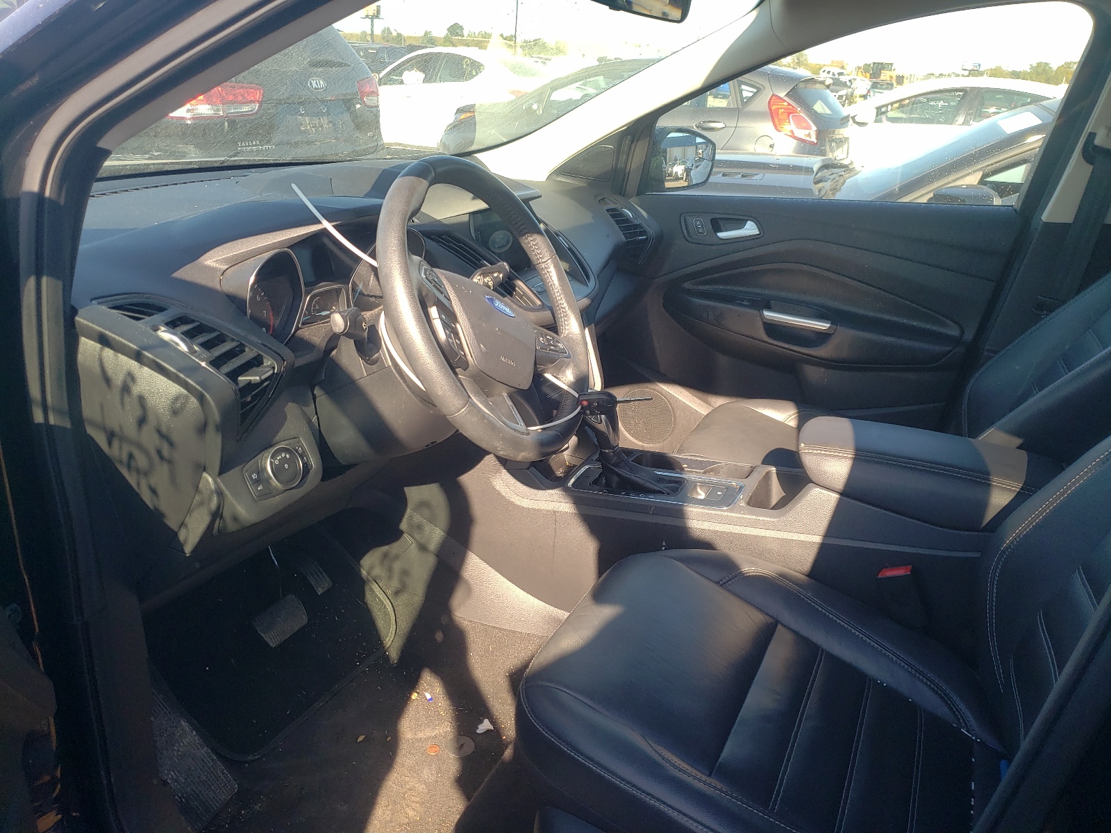 Photo 5 from auction – 2018 FORD ESCAPE SEL with VIN 1FMCU9HD5JUA90166