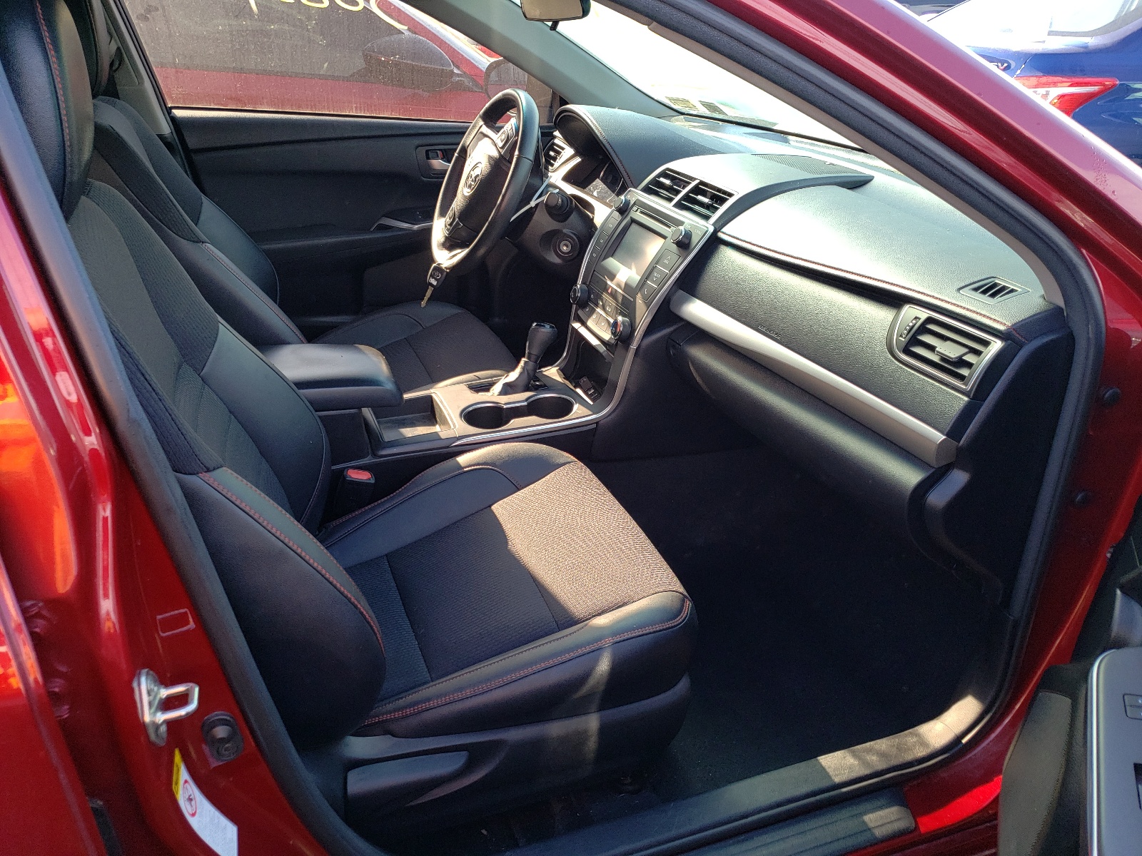 Photo 5 from auction – 2017 TOYOTA CAMRY LE with VIN 4T1BF1FK2HU653404