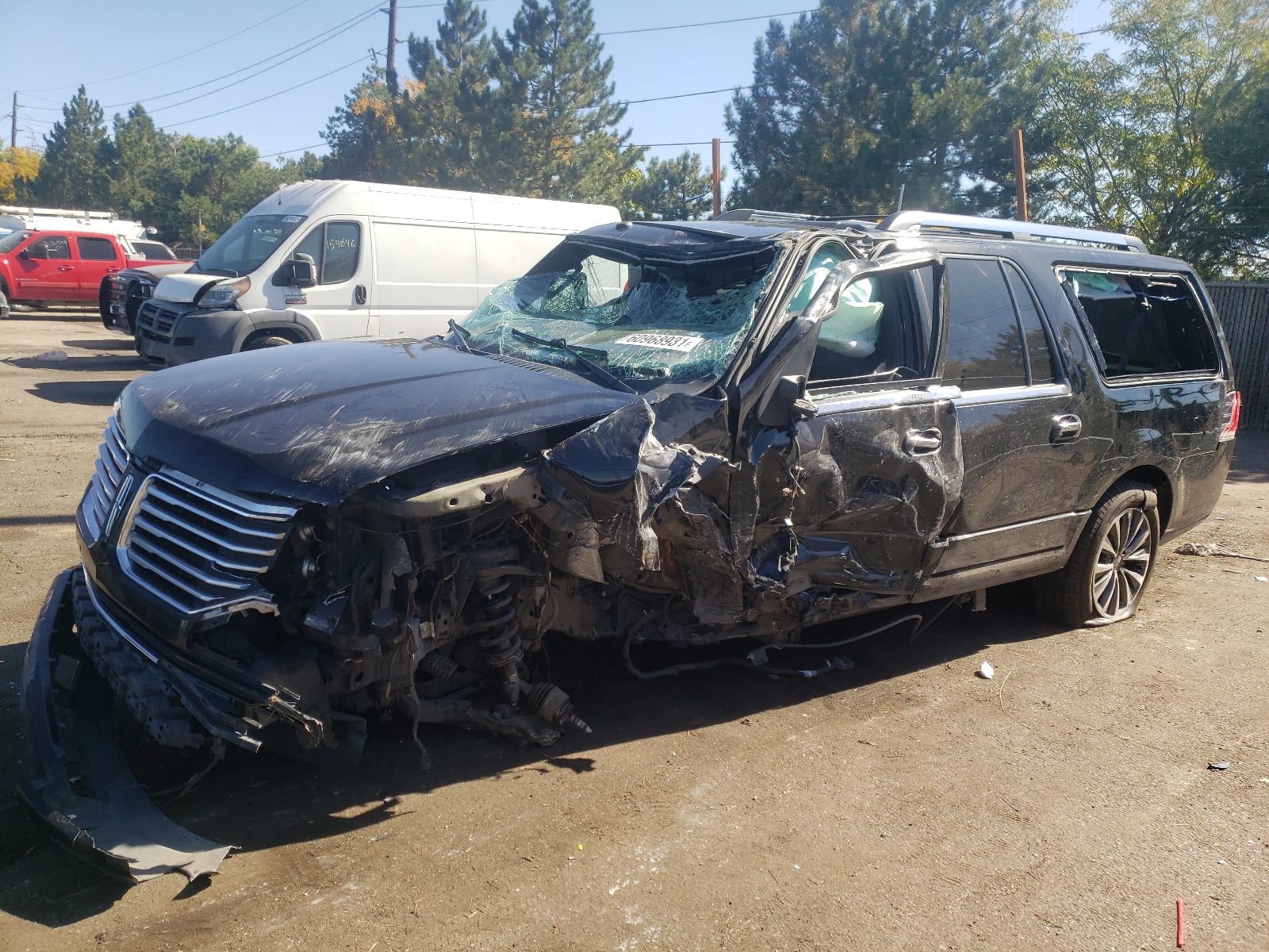 Photo 9 from auction – 2016 LINCOLN NAVIGATOR with VIN 5LMJJ3JT0GEL10201