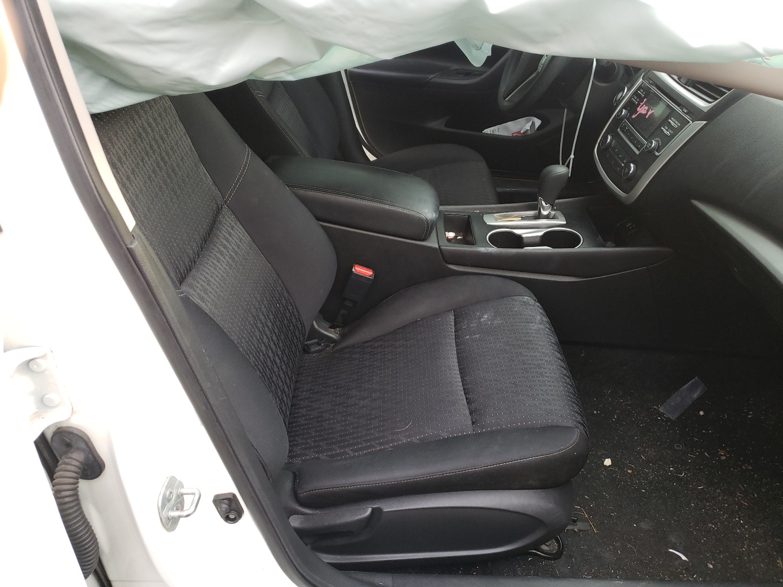 Photo 5 from auction – 2016 NISSAN ALTIMA 2.5 with VIN 1N4AL3AP9GC178299