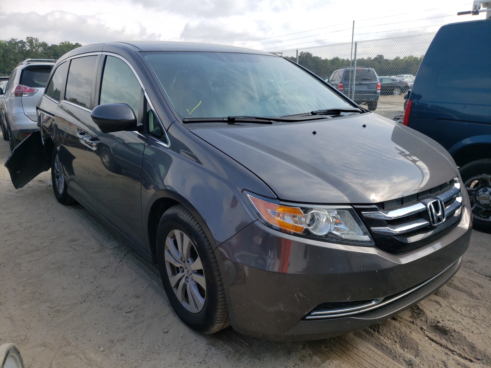 HONDA ODYSSEY SE 2016 with VIN 5FNRL5H33GB090153 - Photo from auction