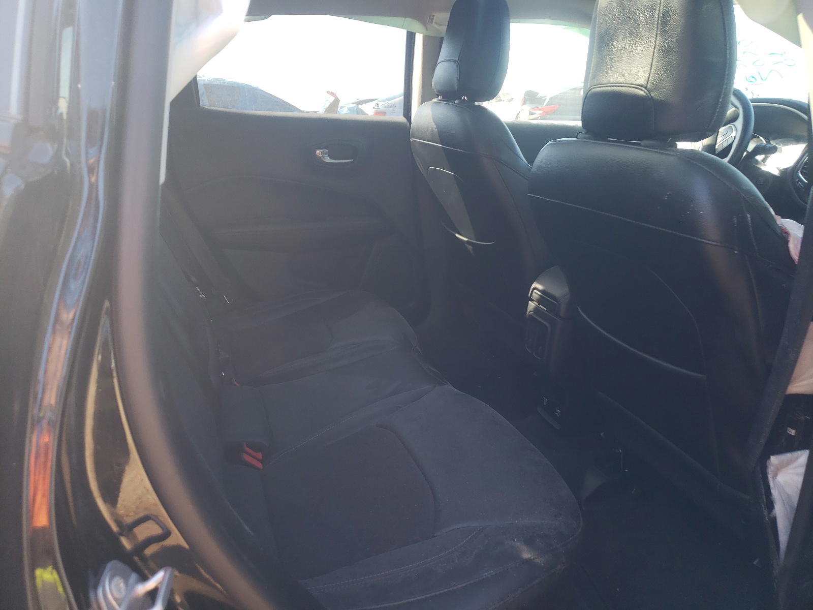 Photo 6 from auction – 2018 JEEP COMPASS LA with VIN 3C4NJCBB2JT182050