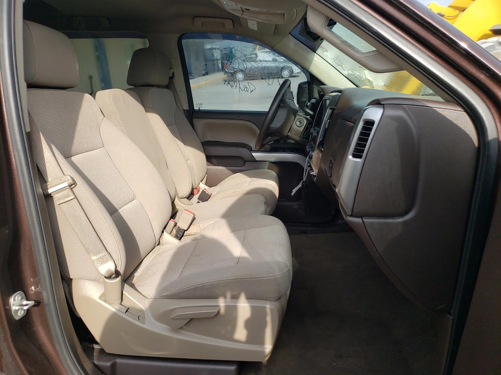 Photo 5 from auction – 2016 CHEVROLET SILVERADO with VIN 3GCUKREC9GG210749