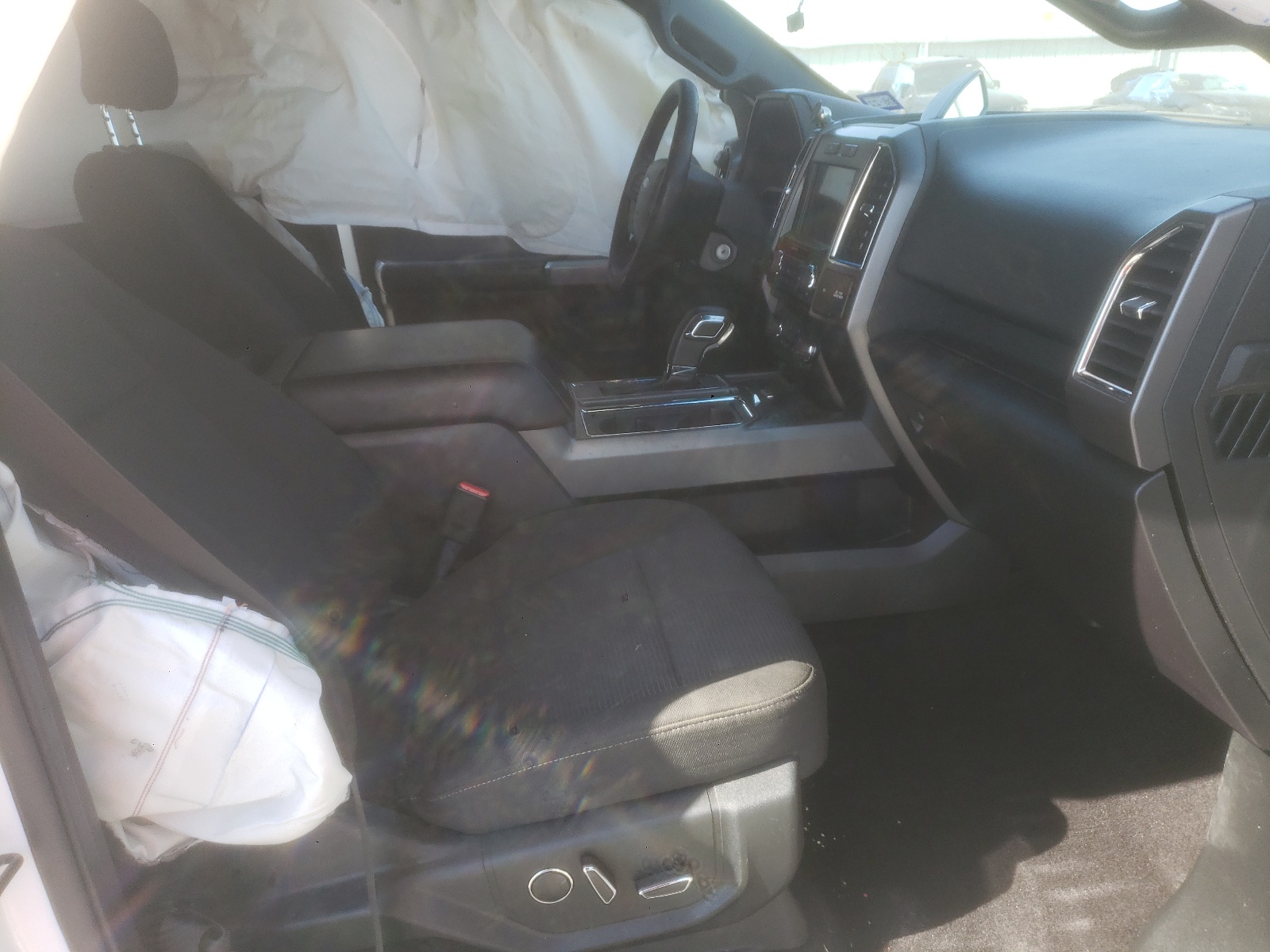 Photo 18 from auction – 2016 FORD F150 SUPER with VIN 1FTEW1CP1GKE82205