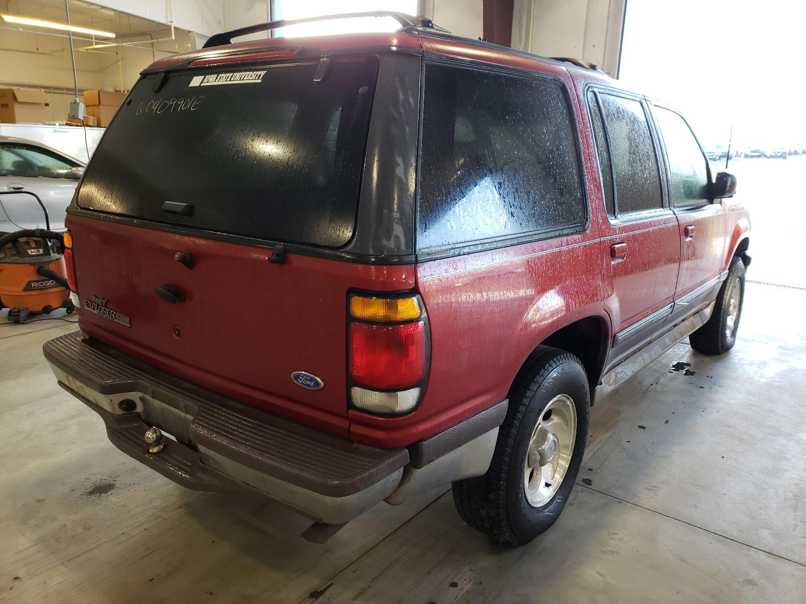 Photo 4 from auction – 1998 FORD EXPLORER with VIN 1FMDU34E1VUC86420