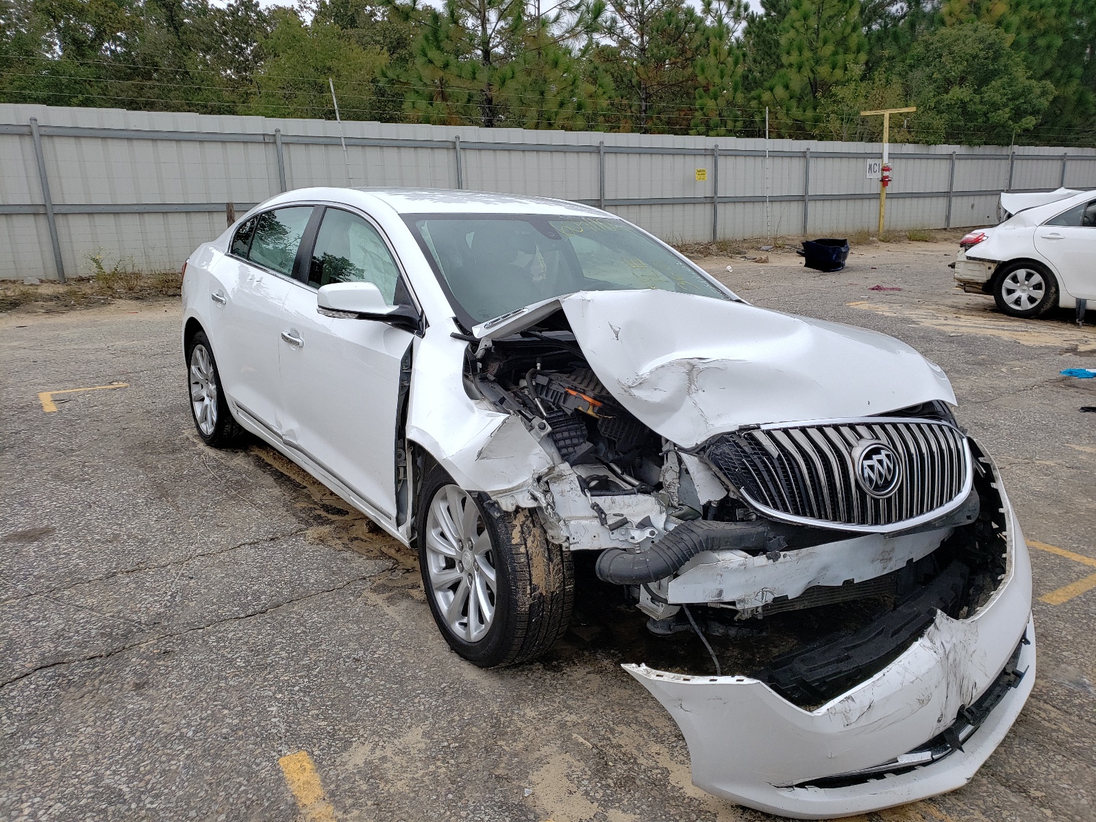 BUICK LACROSSE 2014 with VIN 1G4GB5G36EF230325 - Photo from auction