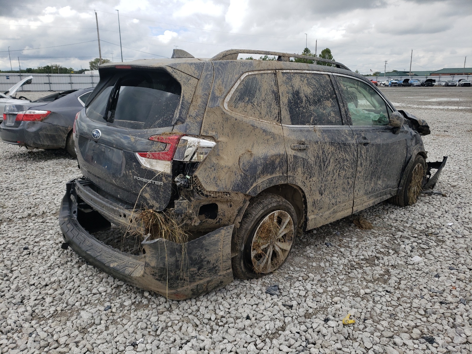Photo 4 from auction – 2020 SUBARU FORESTER L with VIN JF2SKAUC1LH401965