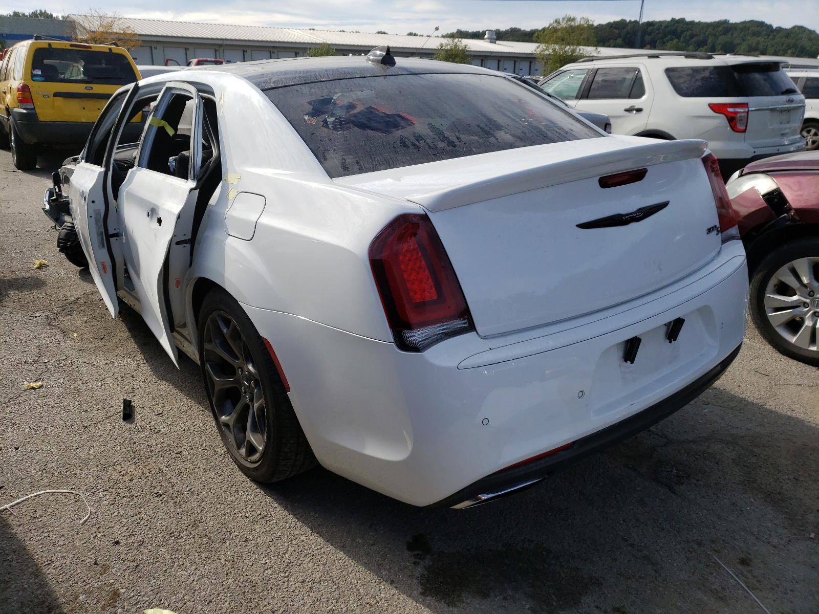 Photo 3 from auction – 2018 CHRYSLER 300 S with VIN 2C3CCABT4JH127319
