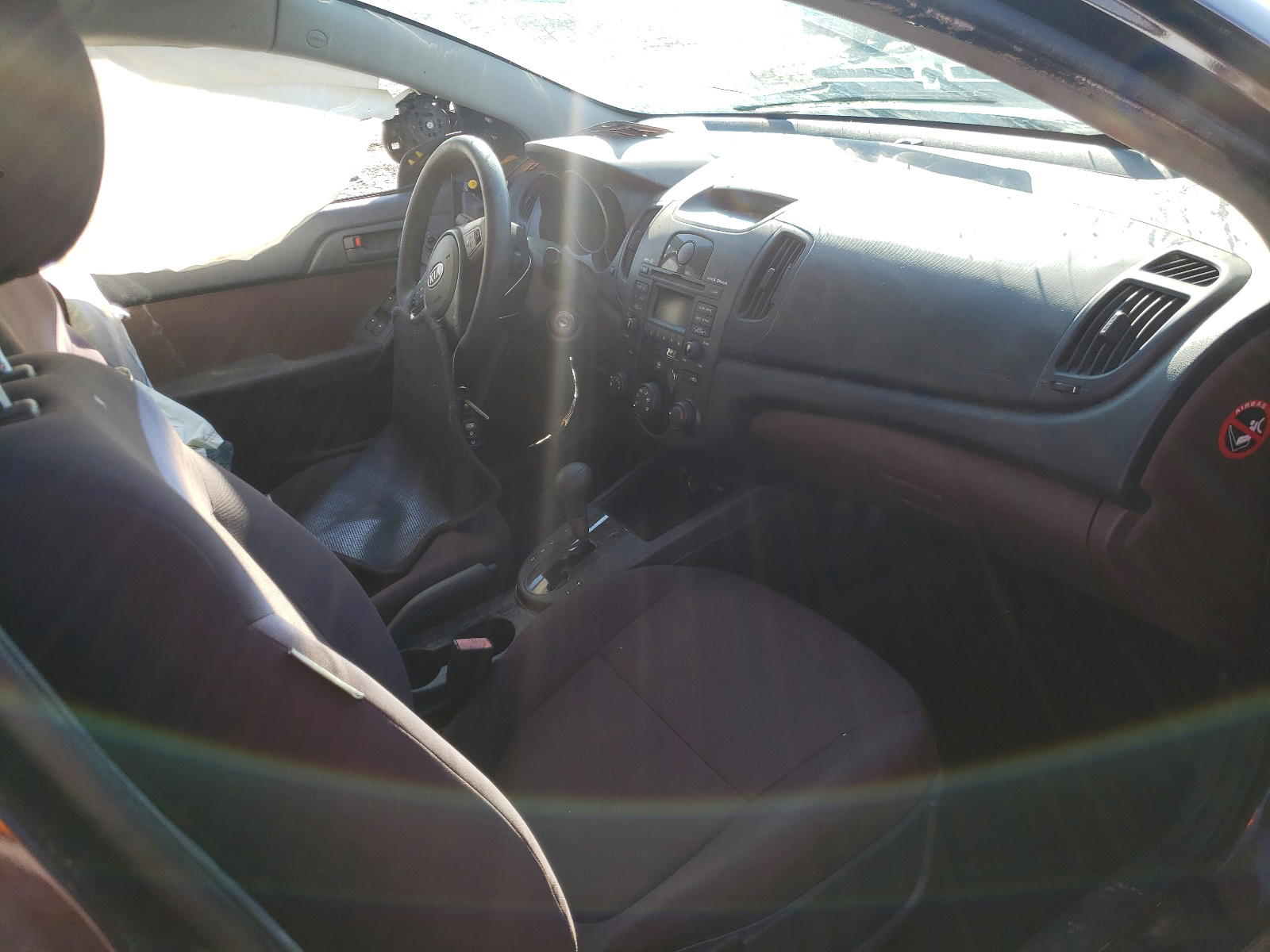 Photo 5 from auction – 2010 KIA FORTE EX with VIN KNAFU4A24A5063108