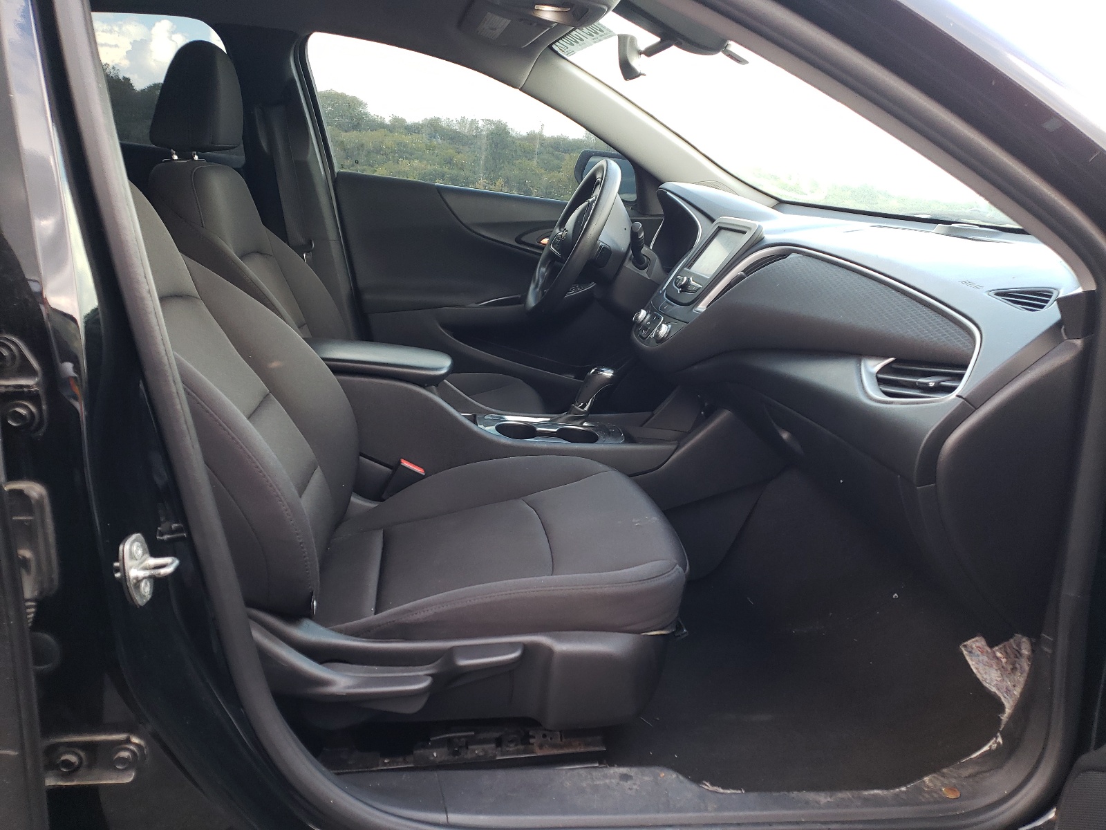 Photo 5 from auction – 2016 CHEVROLET MALIBU LS with VIN 1G1ZB5ST5GF279953