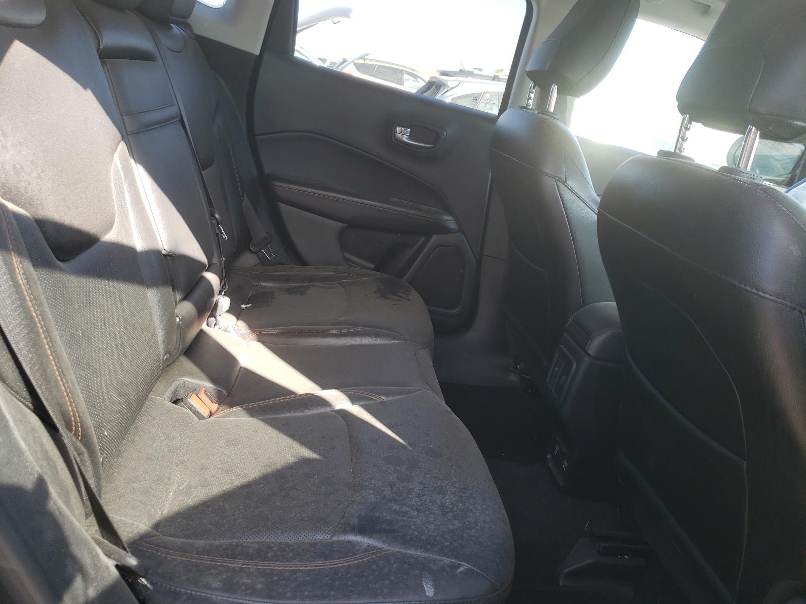 Photo 6 from auction – 2018 JEEP COMPASS LI with VIN 3C4NJDCB8JT442553