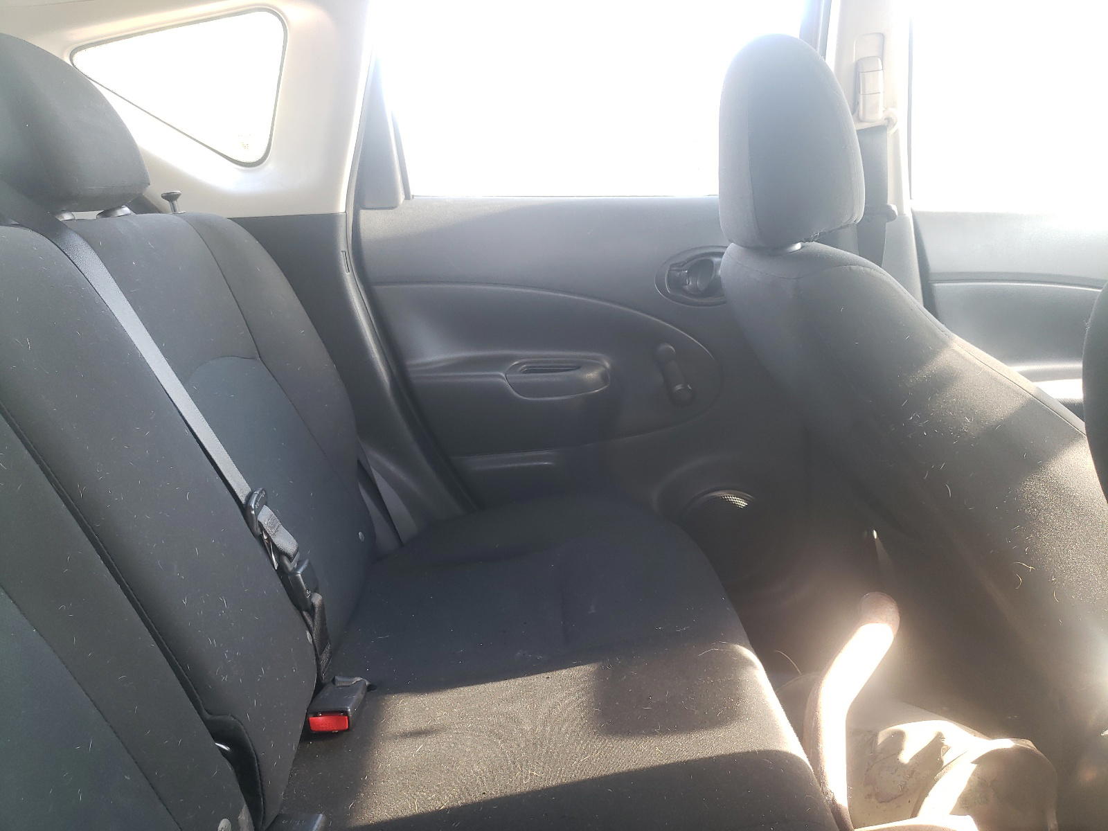 Photo 6 from auction – 2015 NISSAN VERSA NOTE with VIN 3N1CE2CP9FL359512