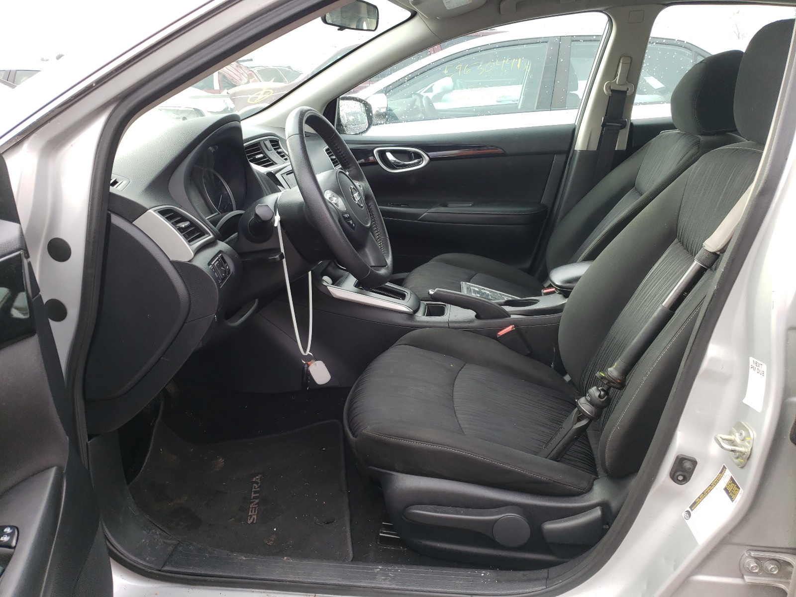 Photo 5 from auction – 2019 NISSAN SENTRA S with VIN 3N1AB7AP1KY306820