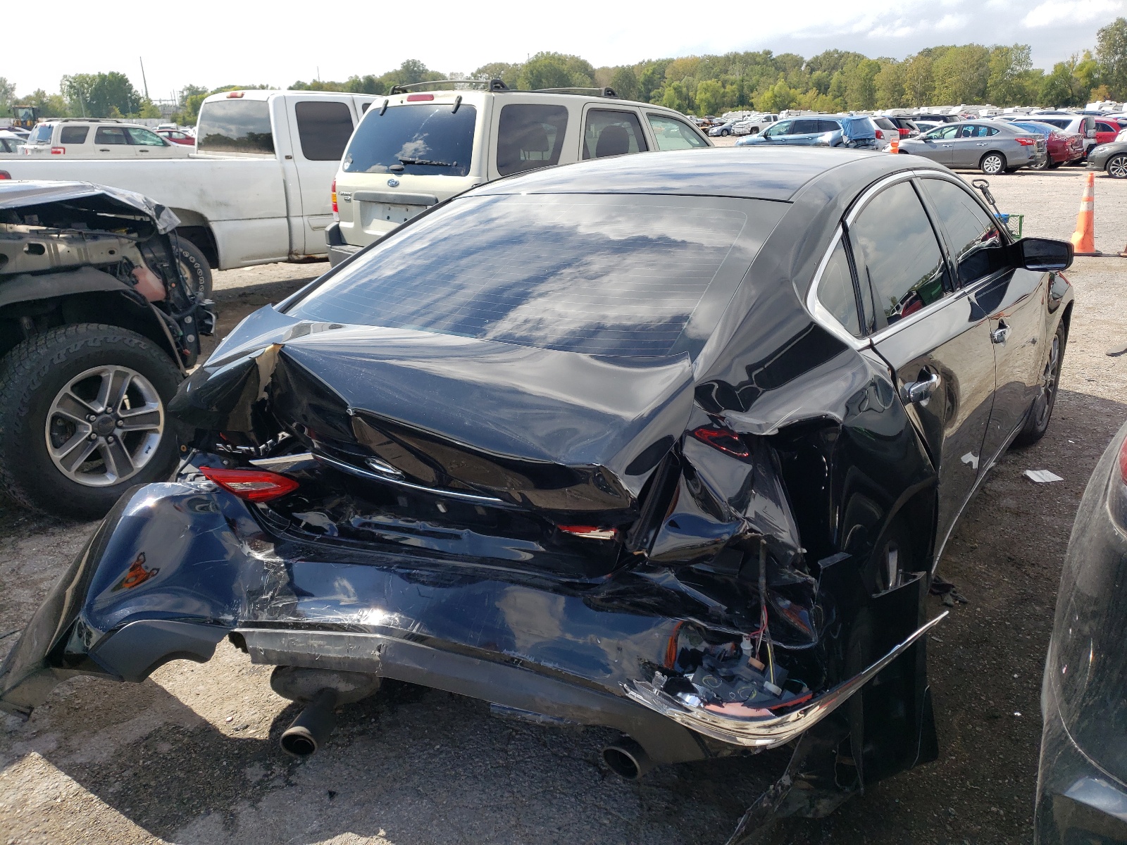 Photo 4 from auction – 2016 NISSAN ALTIMA 2.5 with VIN 1N4AL3AP8GC258063